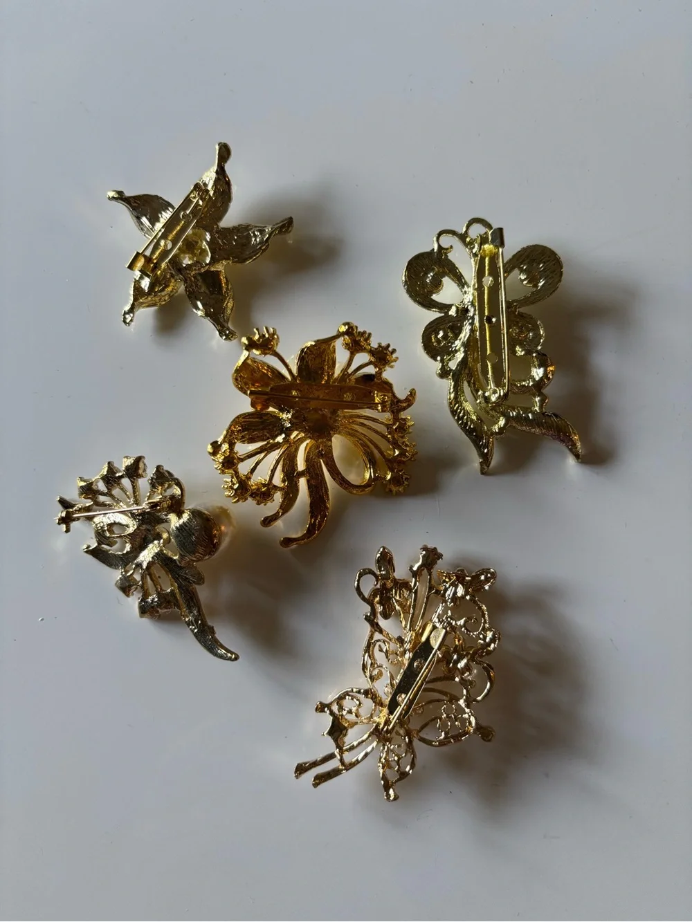 Lot of 5 Vintage Gold Tone Floral Brooches Rhinestone Faux Pearl Flower Pins